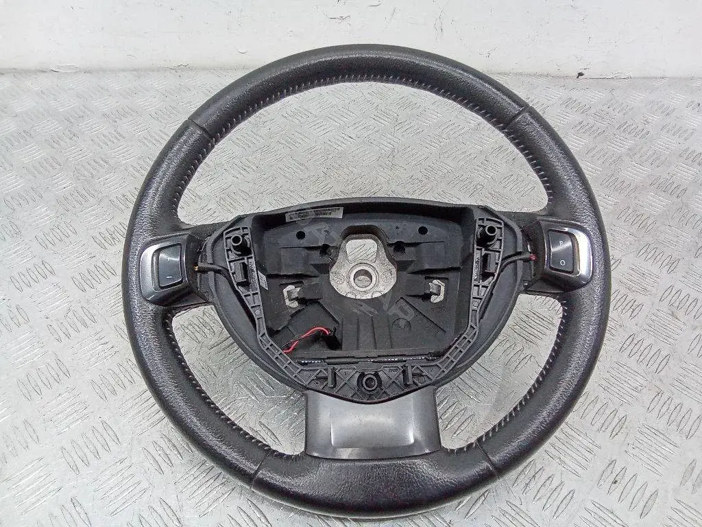 Руль 4459518