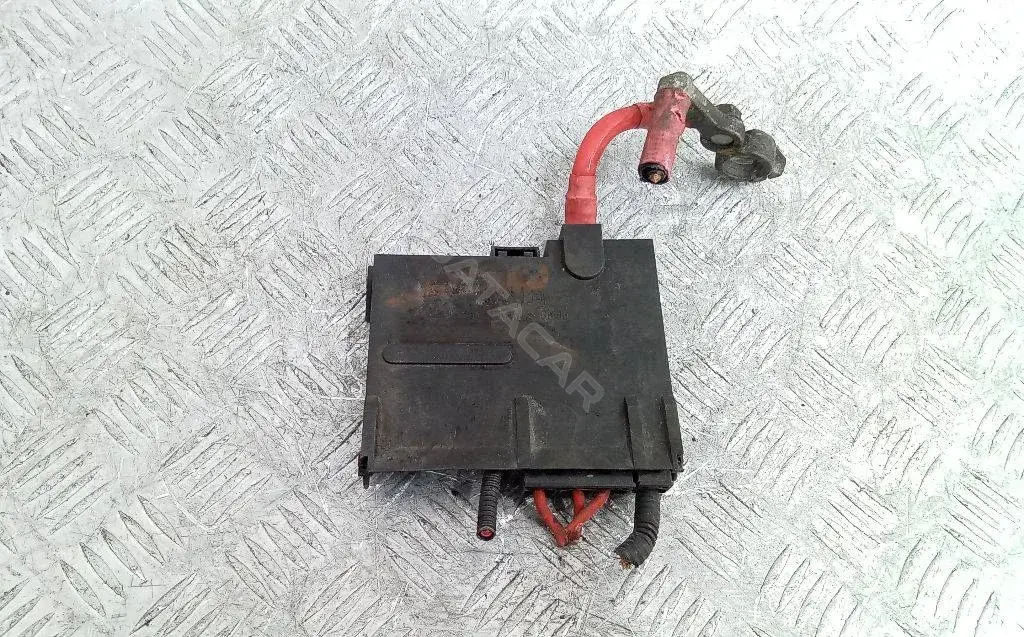 Блок предохранителей 6S6T-14A076-AA