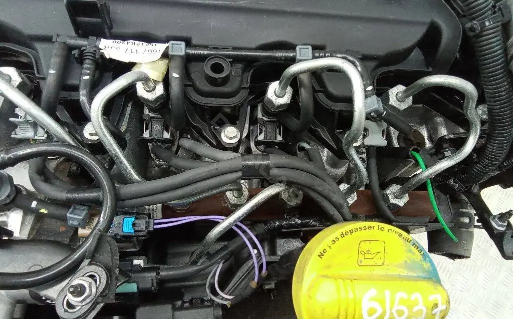 Топливная рейка 8200701690