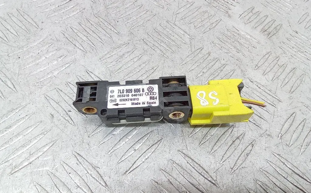 Датчик удара 7L0909606