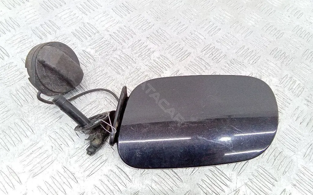 Крышка лючка топливного бака 7L5809905