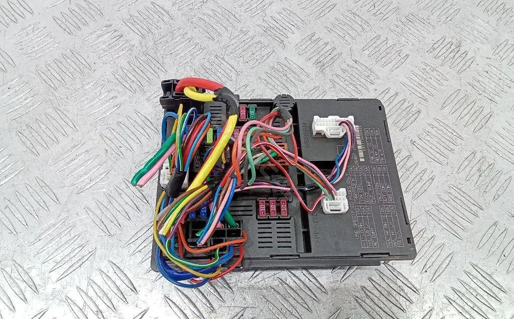Блок предохранителей 284B71HR0C