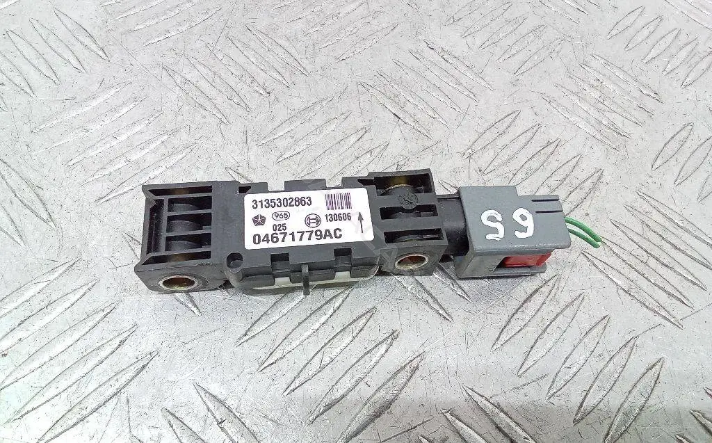 Датчик удара 04671779AC