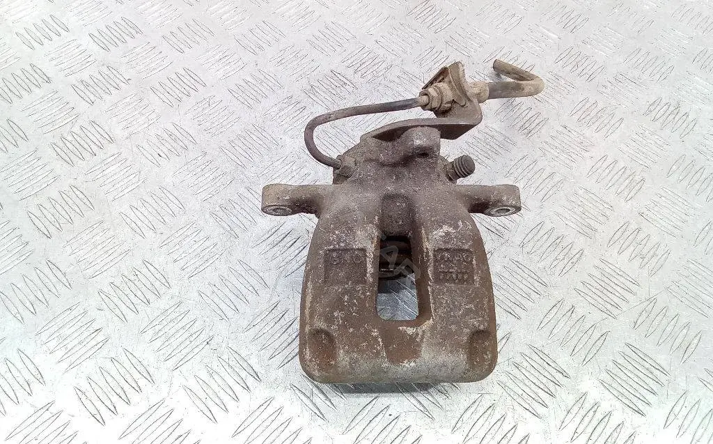 Суппорт тормозной 4463509