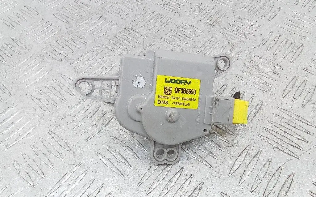 Мотор заслонки печки EA1F1-DN8AB02