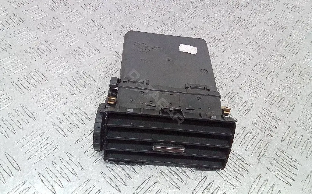 Дефлектор обдува салона 3M51-R014L21
