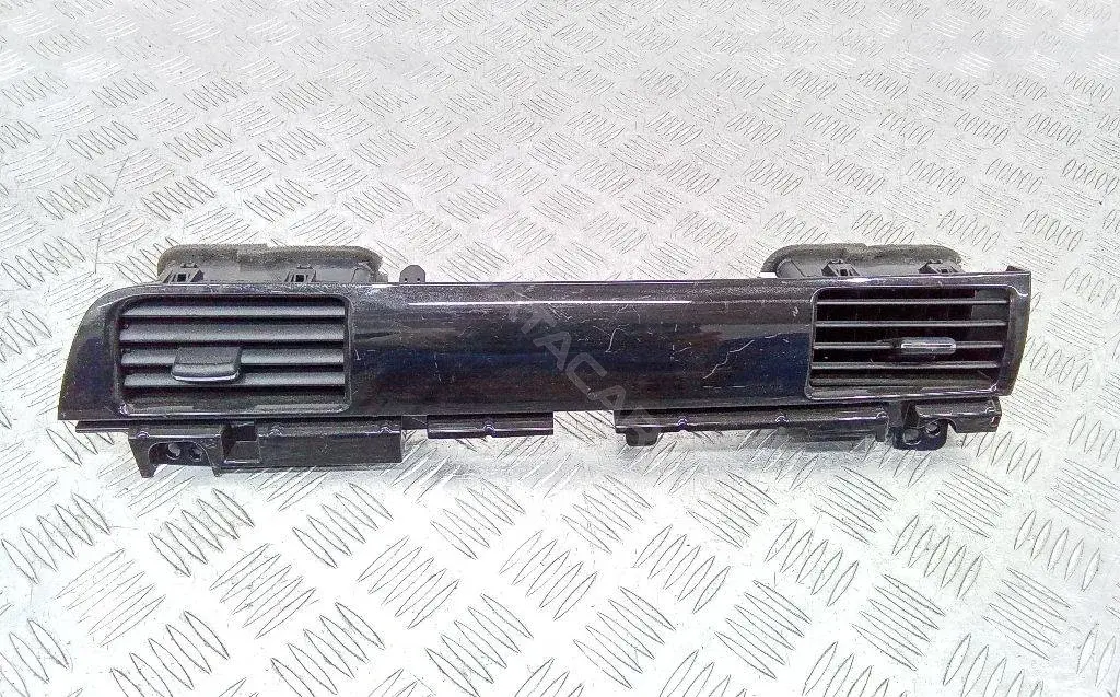 Дефлектор обдува салона 8055A055YA