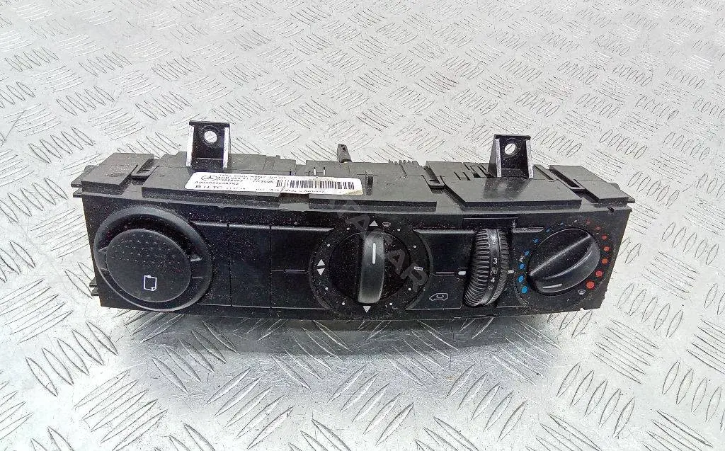 Блок управления климат-контролем A9068300485