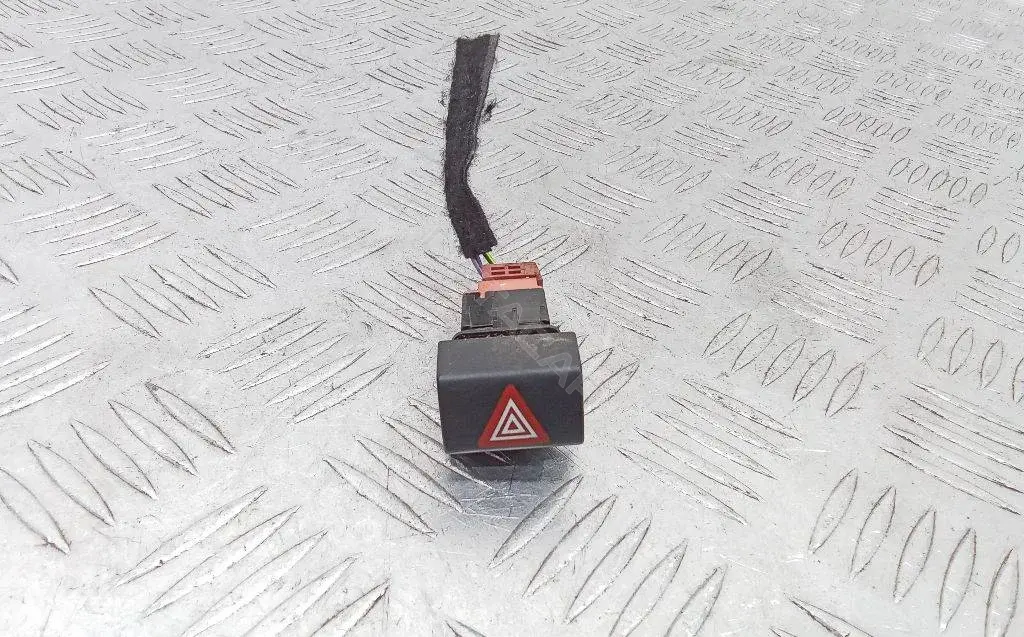 Кнопка аварийки 96781018ZD