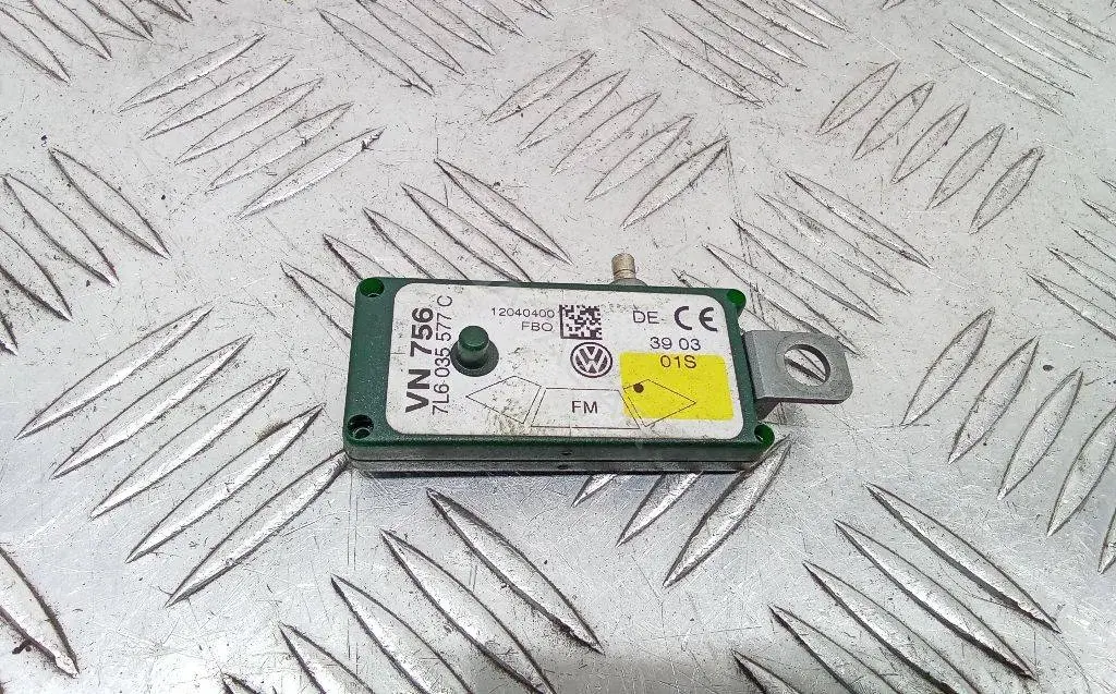 Усилитель антенны 7L6035577