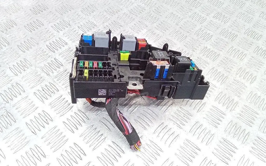Блок предохранителей A1779069601