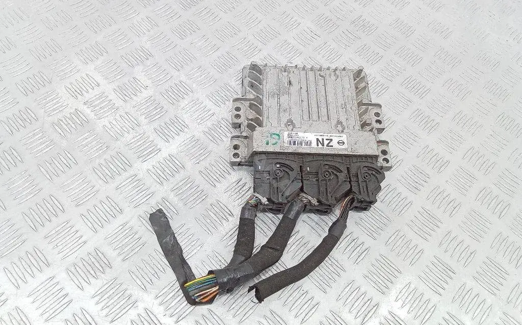 Блок управления двигателем 23710BB31A