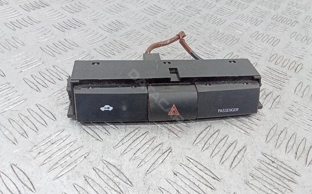 Кнопка аварийки 4472436