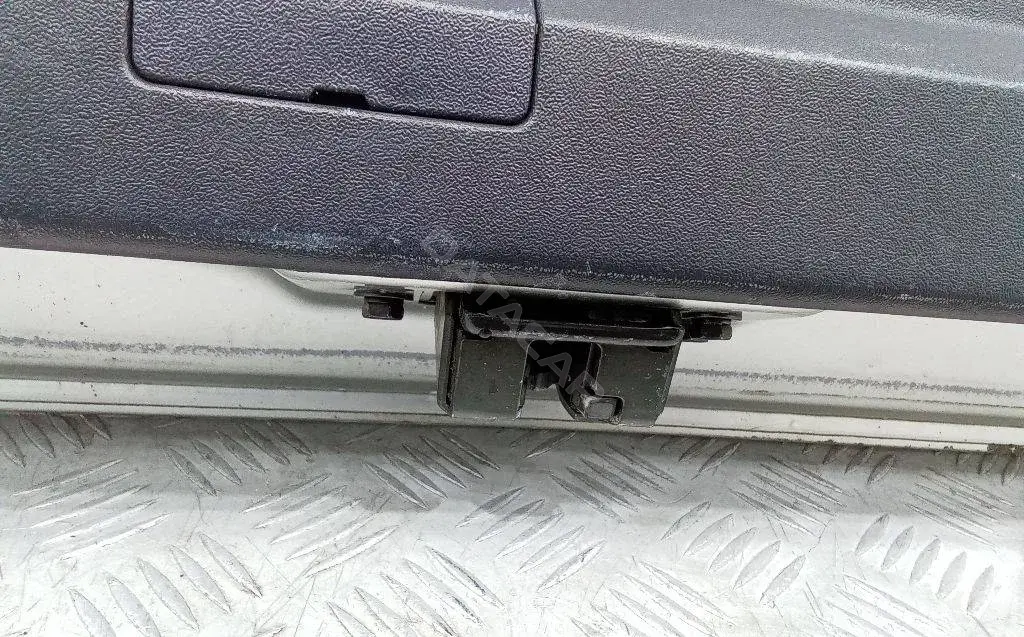 Замок крышки багажника 4473709