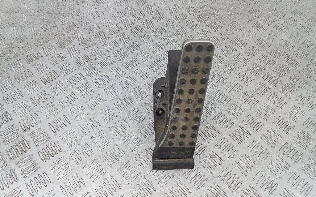 Педаль газа A2043000200