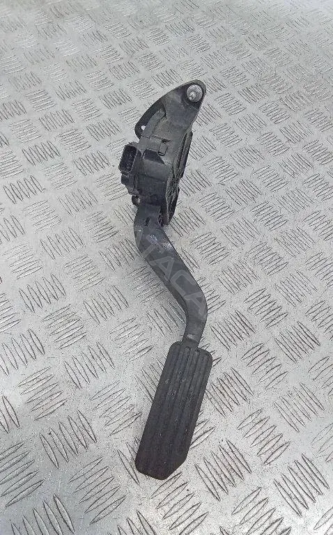 Педаль газа FK72-9F836-DB