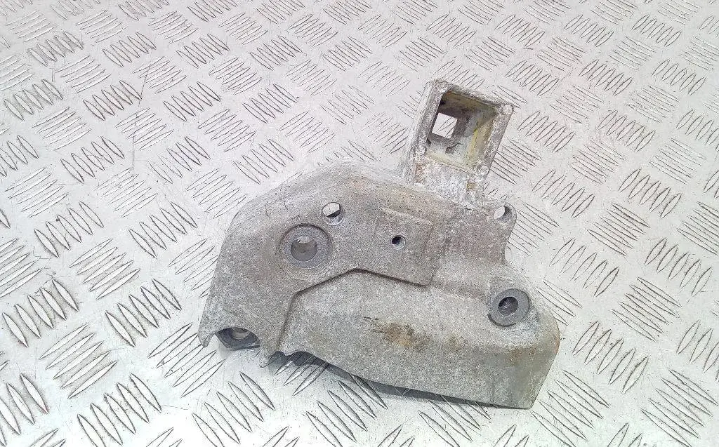 Кронштейн двигателя 8200196206
