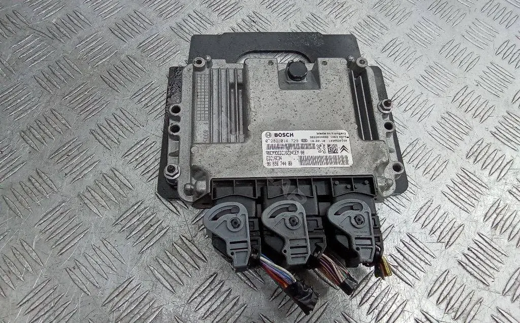 Блок управления двигателем 9665674480