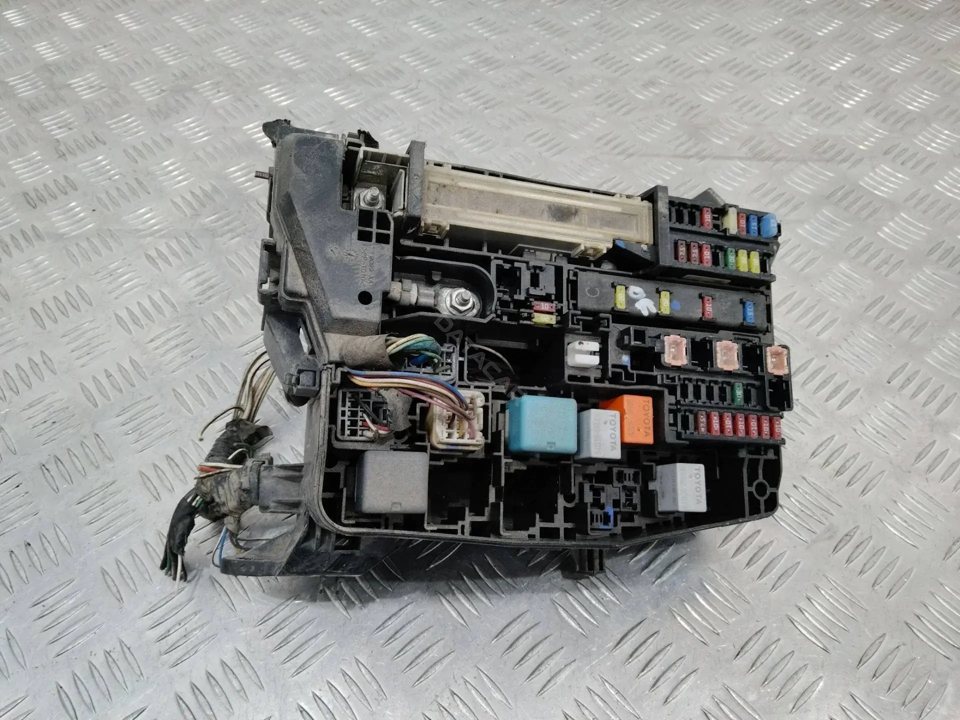 Блок предохранителей 5883R0A1