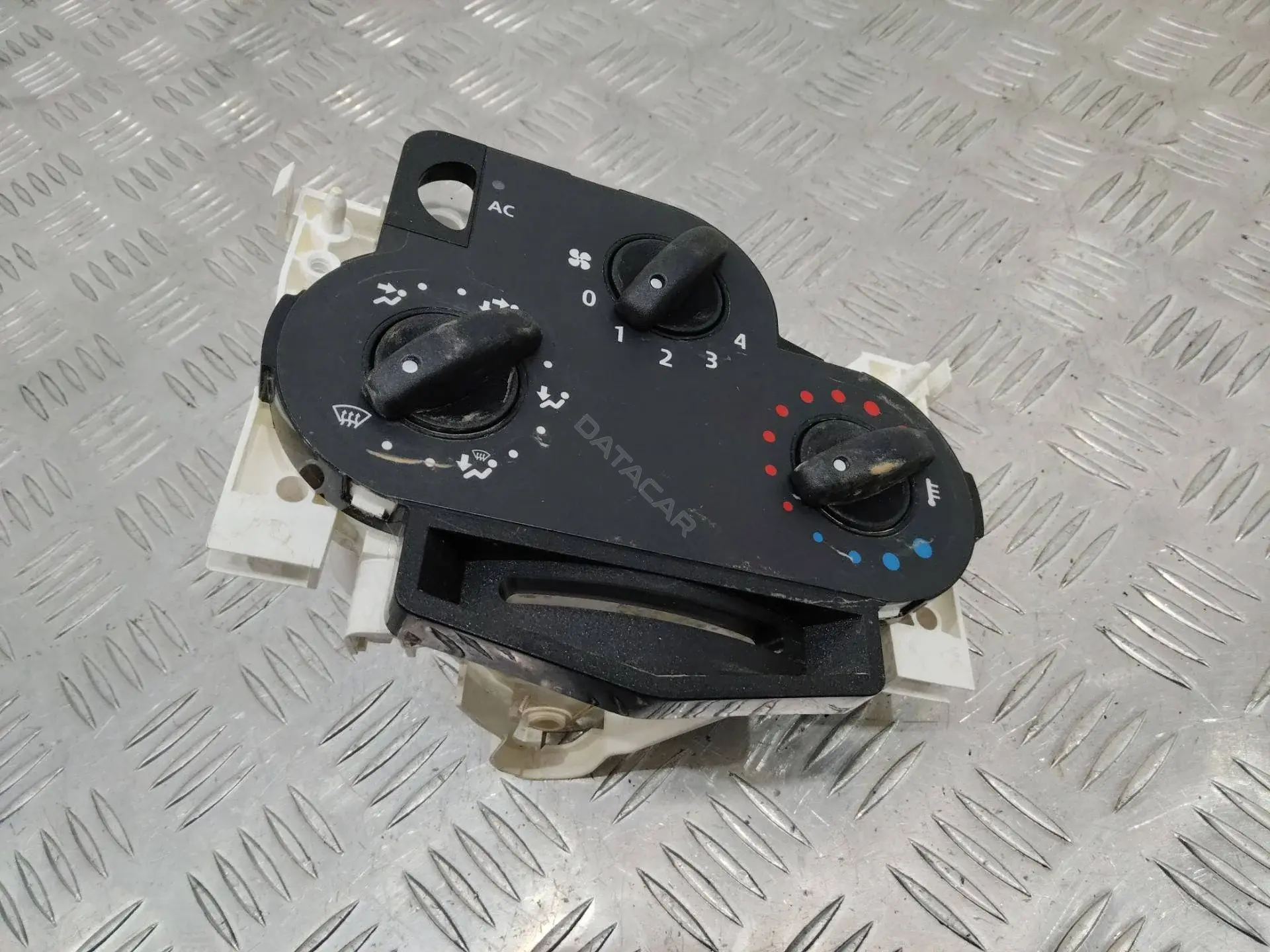 Блок управления климат-контролем 69570003, N100919N