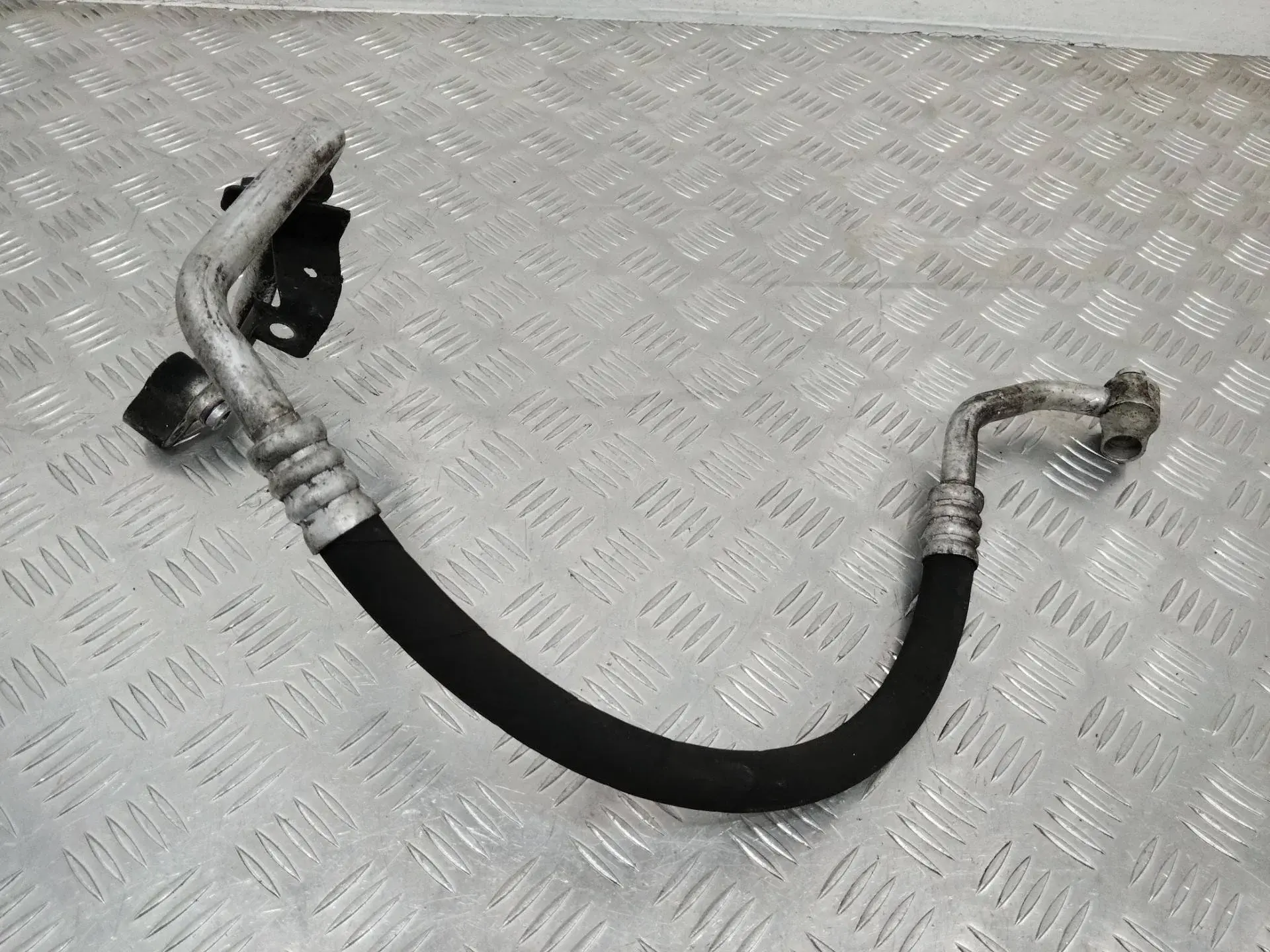 Трубка кондиционера 7L6820721BJ