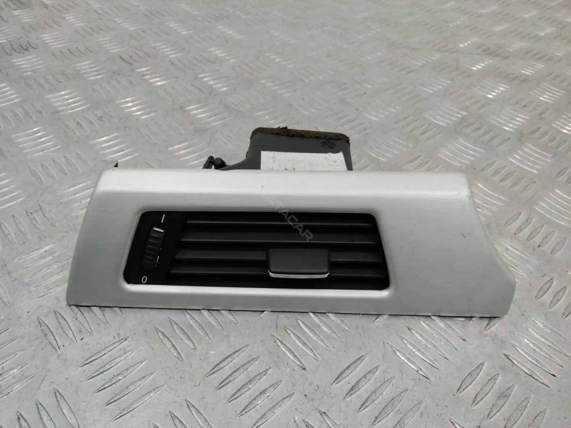Дефлектор обдува салона 9123297-02