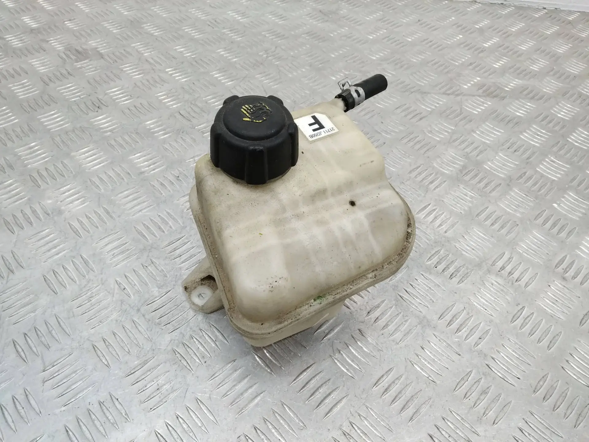 Расширительный бачок 21711JD50B