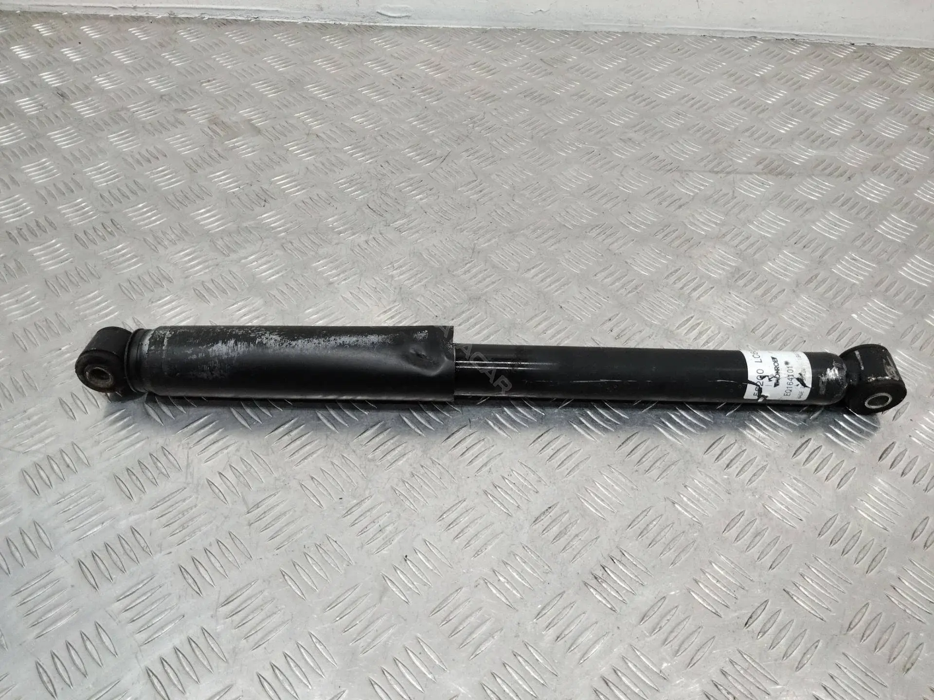 Амортизаторы 56200LC60B