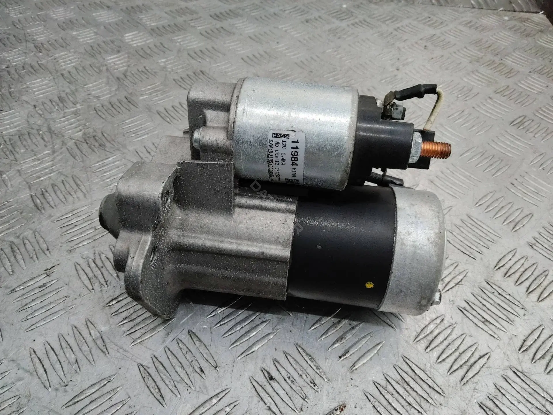 Стартер 5890747