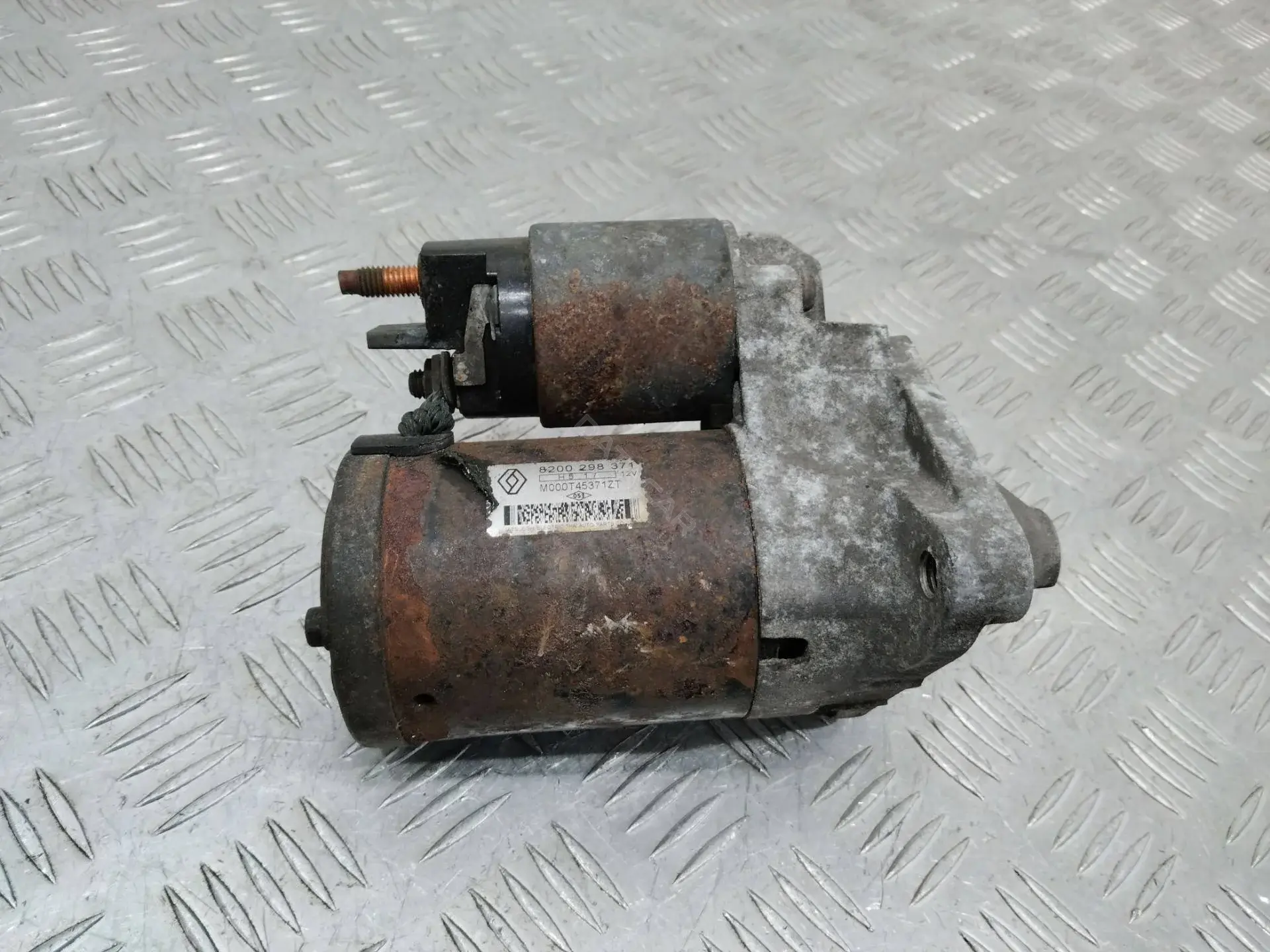 Стартер 8200298371