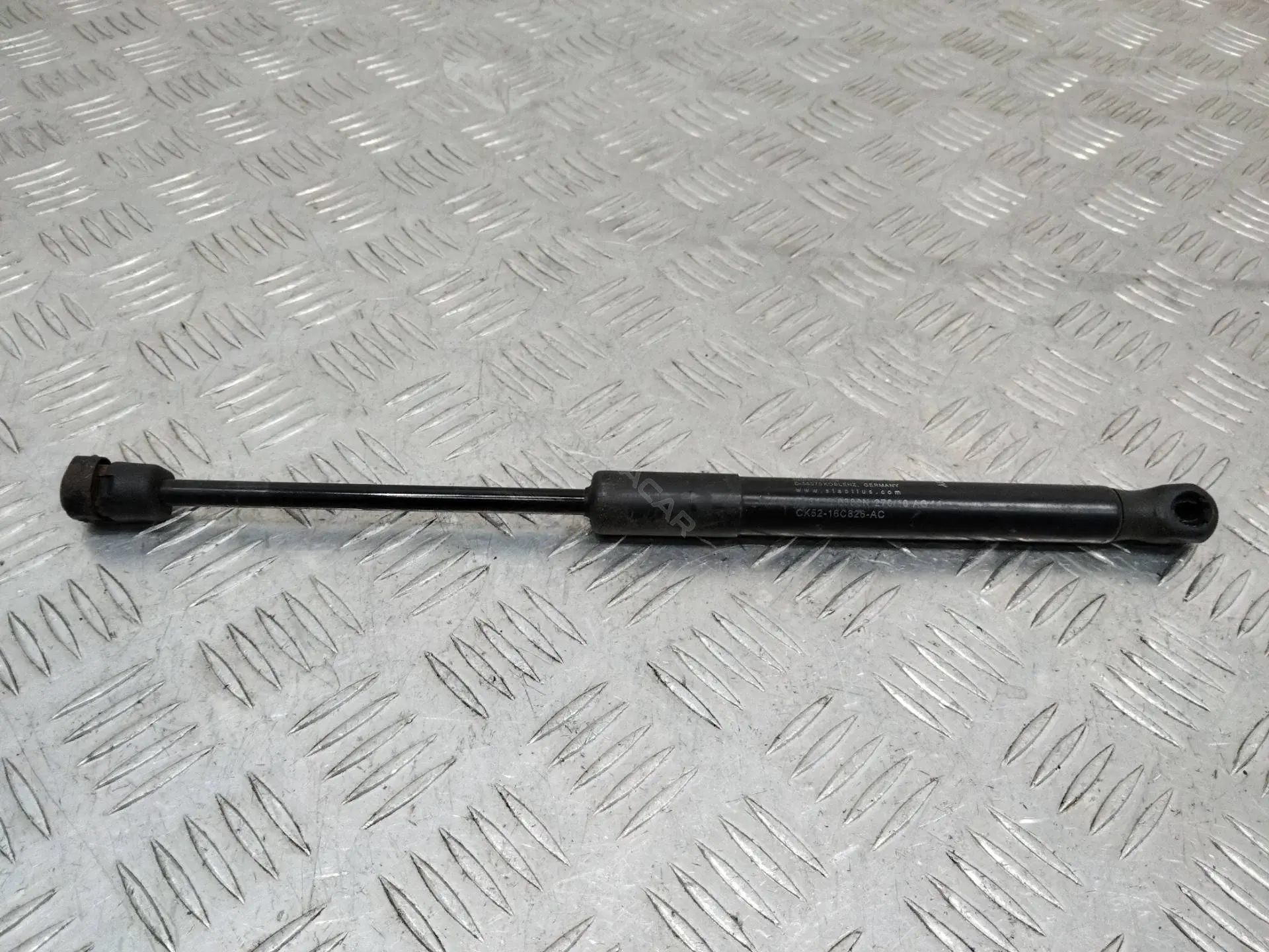 Амортизатор крышки багажника, капота, заднего стекла CK5216C826AC