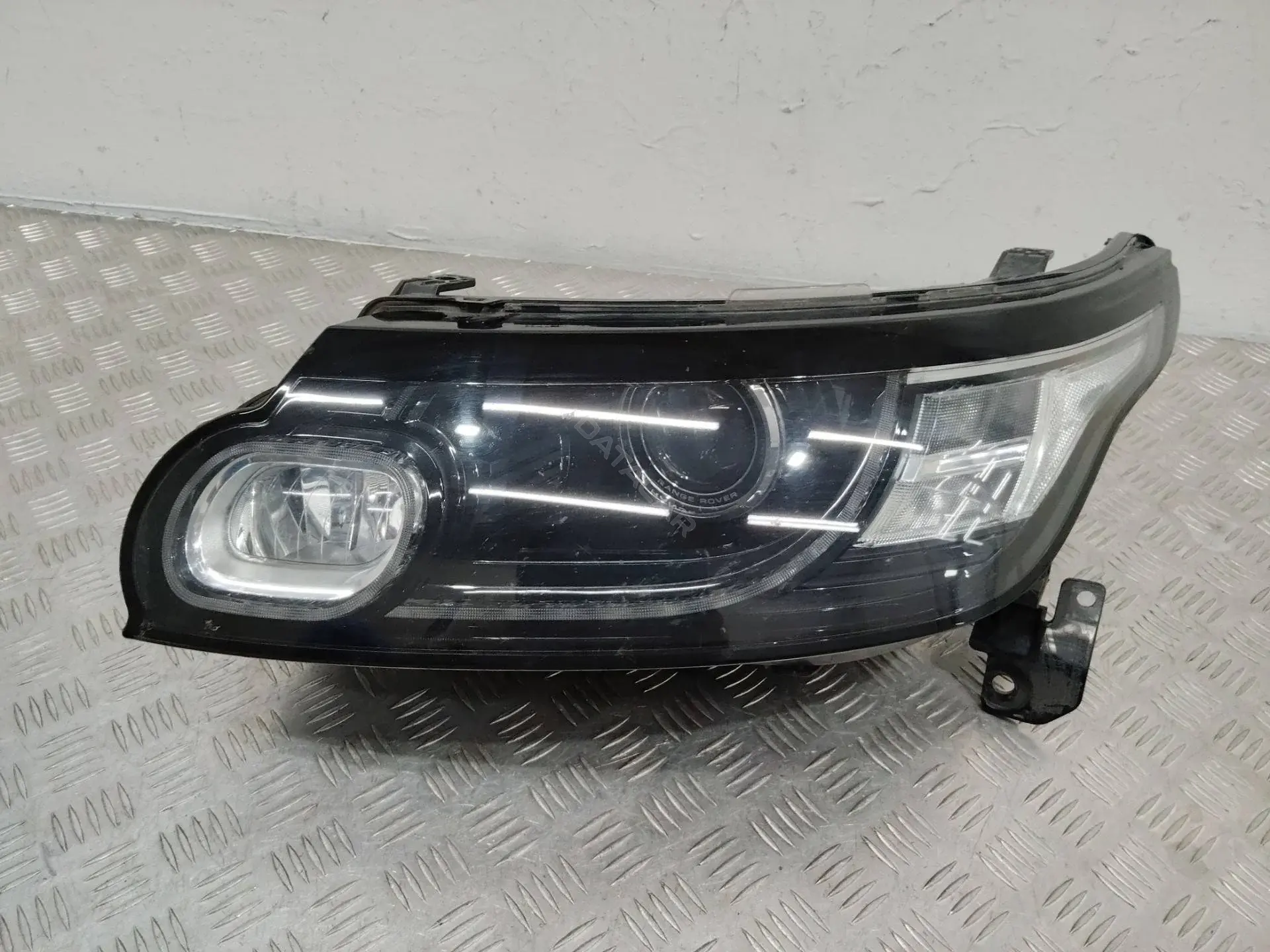 Фары FK6M-13W030-DC