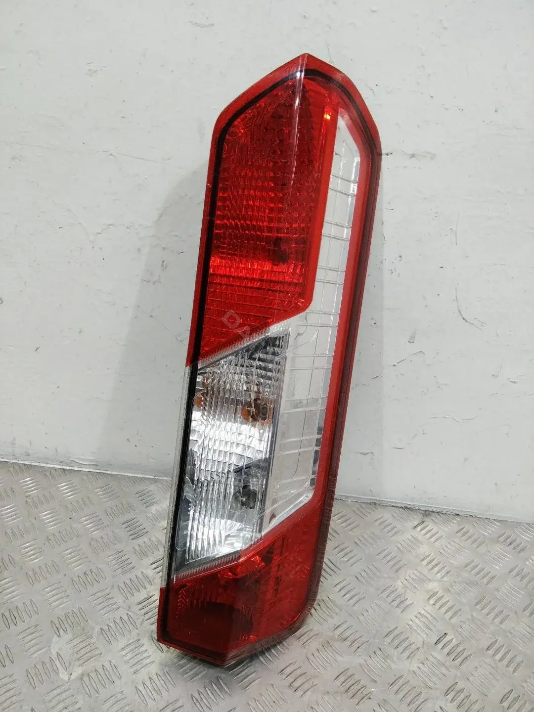 Задние фонари BK3113404AG