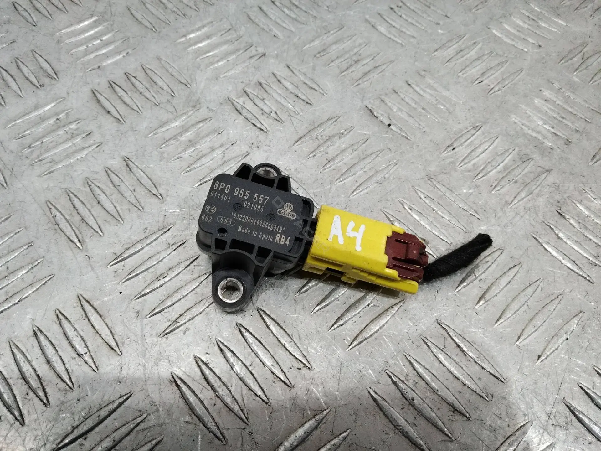 Датчик удара 8P0955557