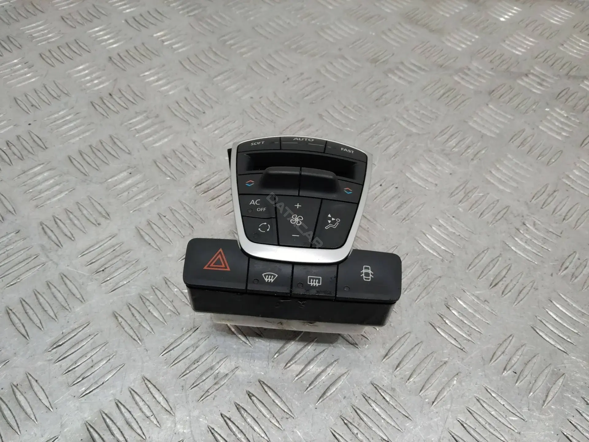 Блок управления климат-контролем 275100002R