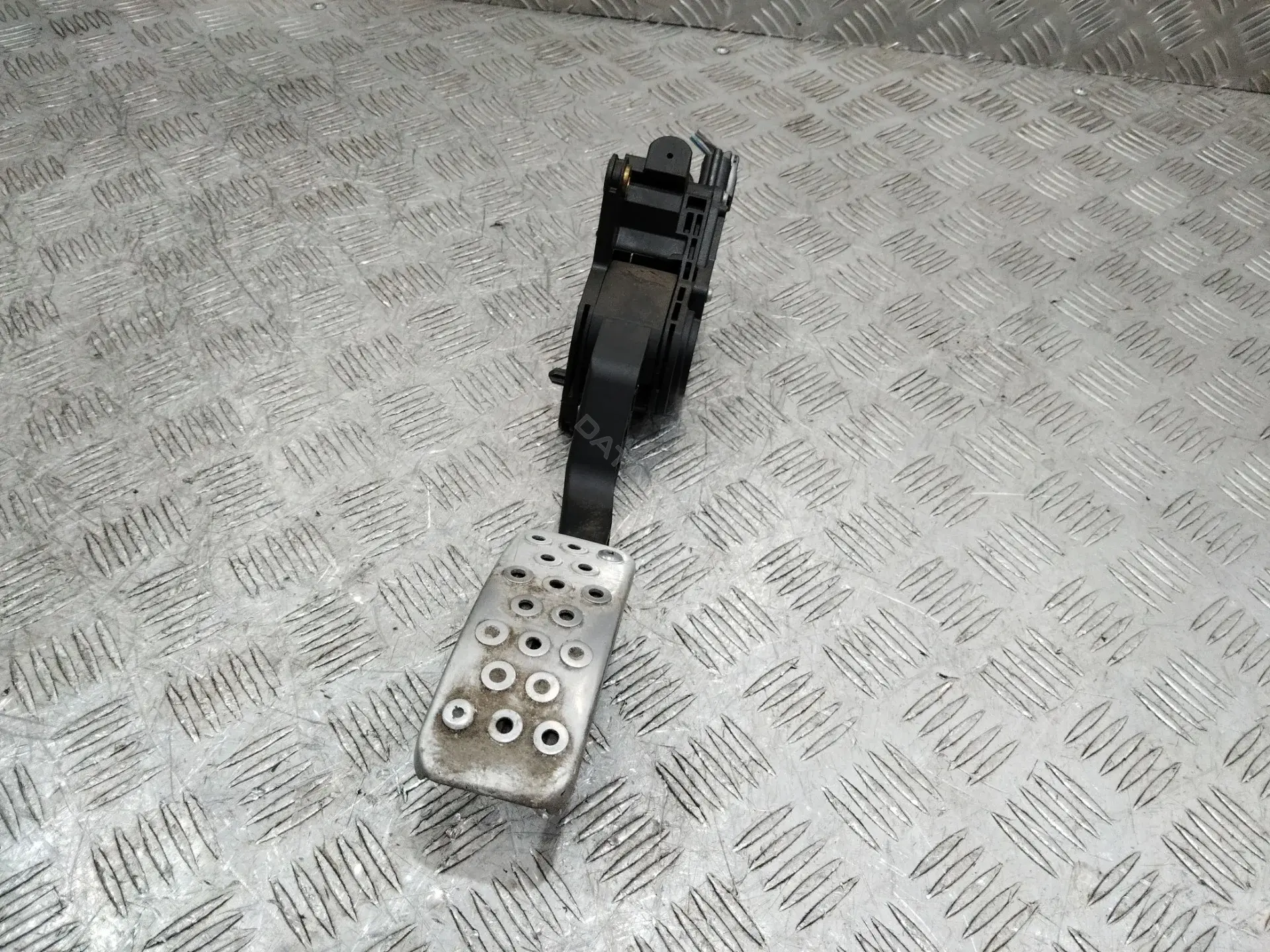 Педаль газа 180020039R