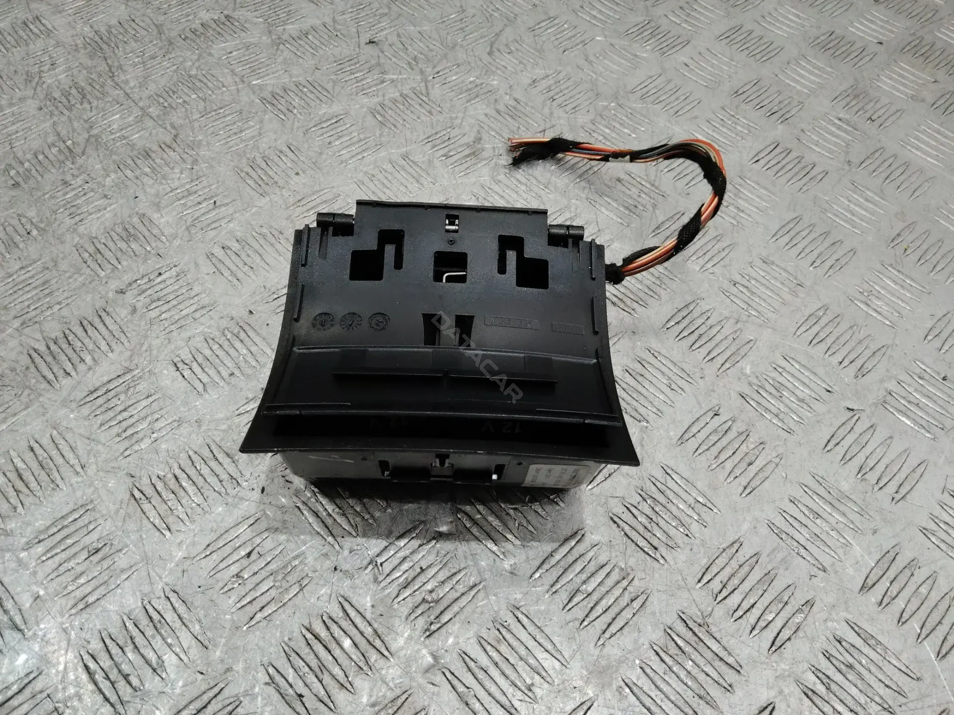 Прикуриватель A2218200009