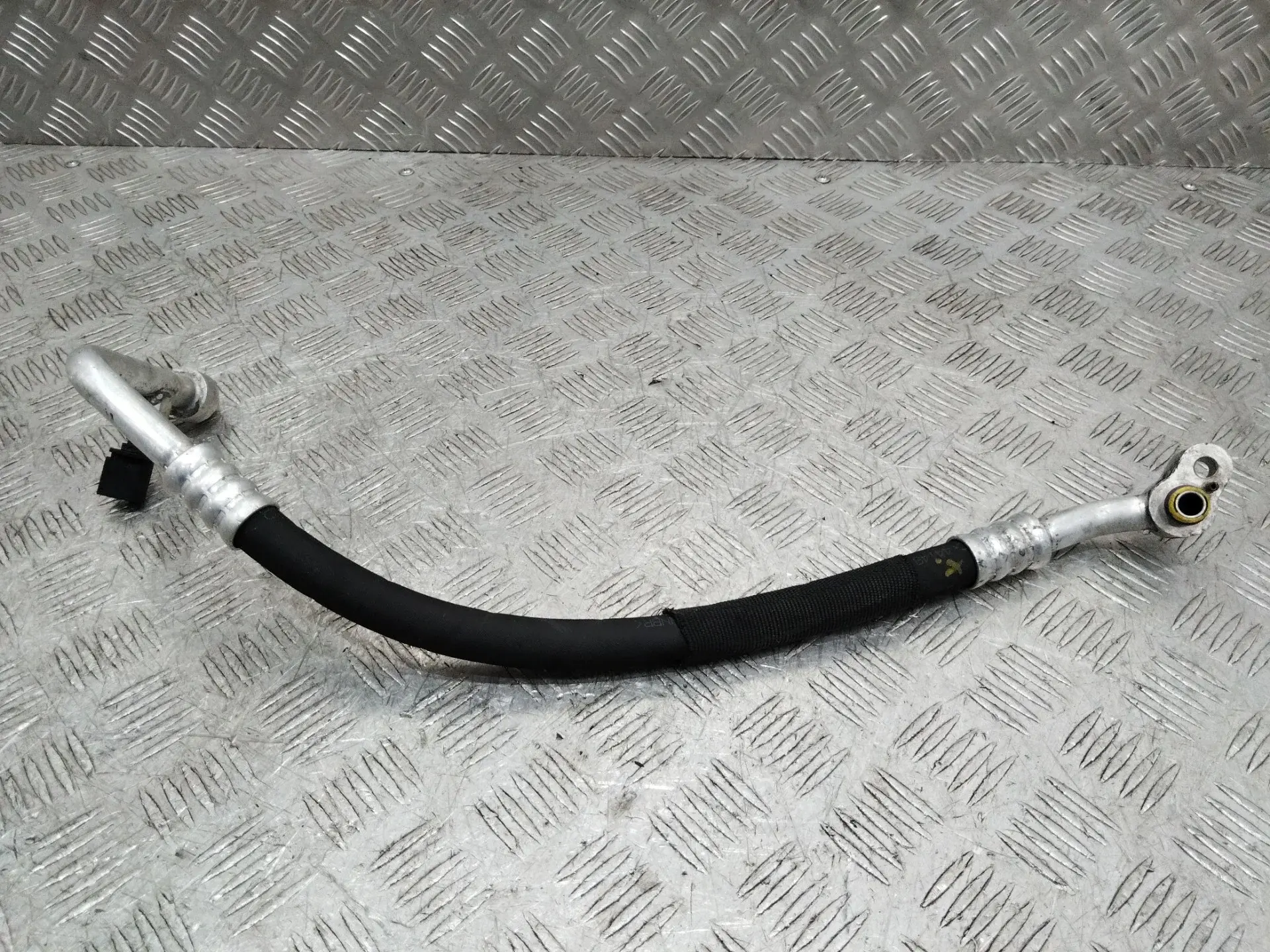 Трубка кондиционера 7L6820721
