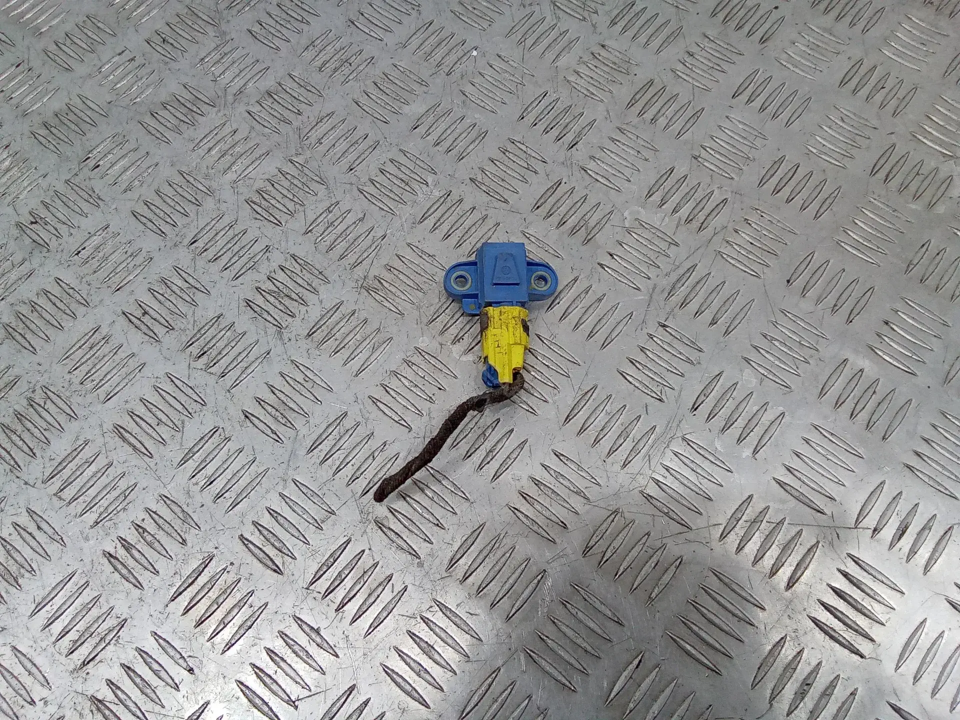 Датчик удара 1K0955557A
