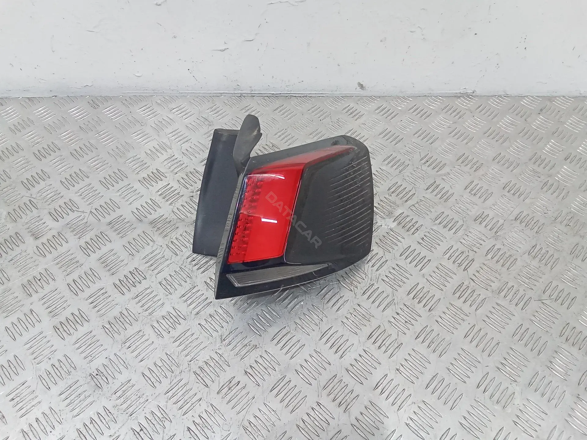 Задние фонари 9810477080