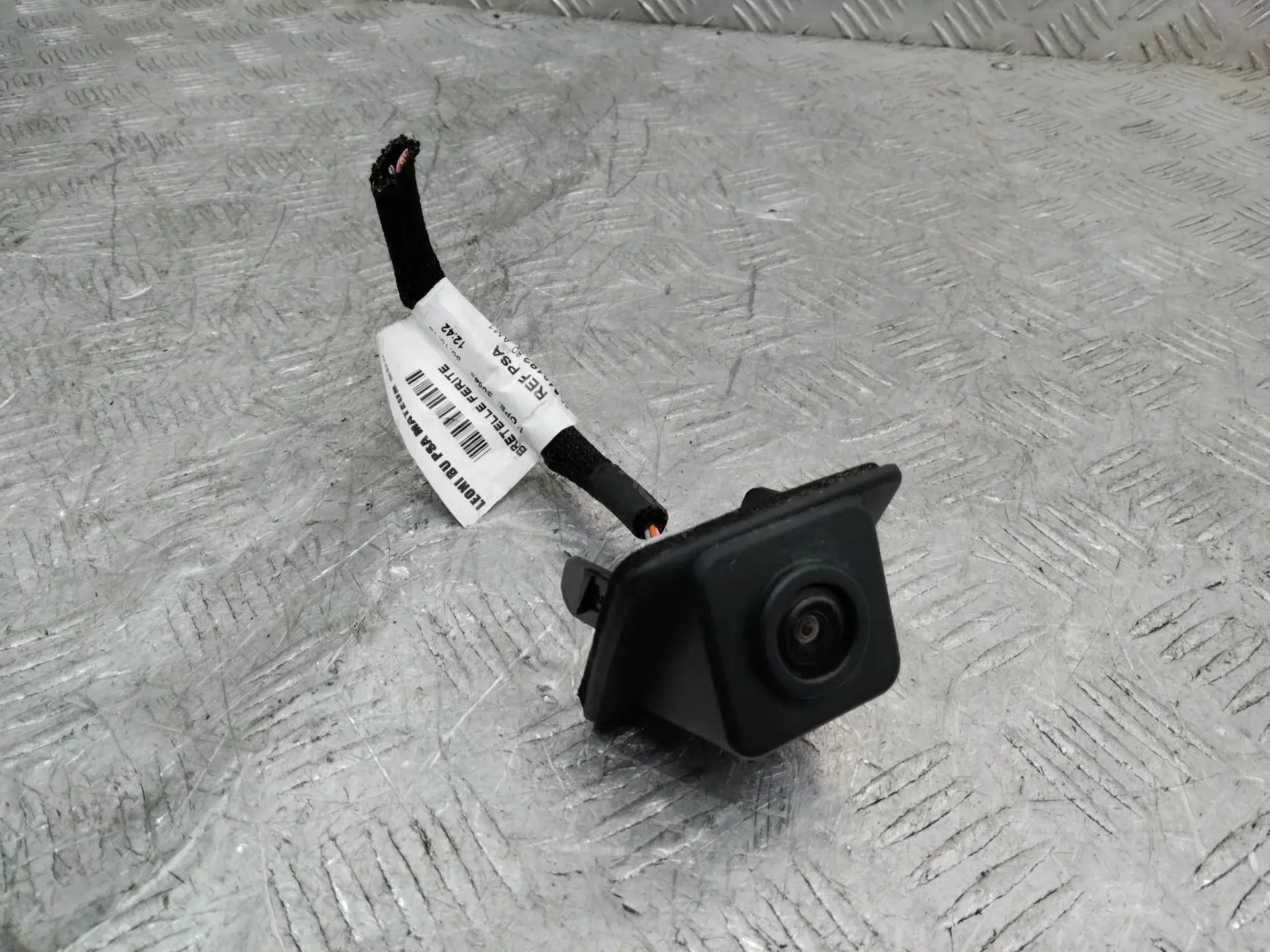 Камера заднего вида 9809301080