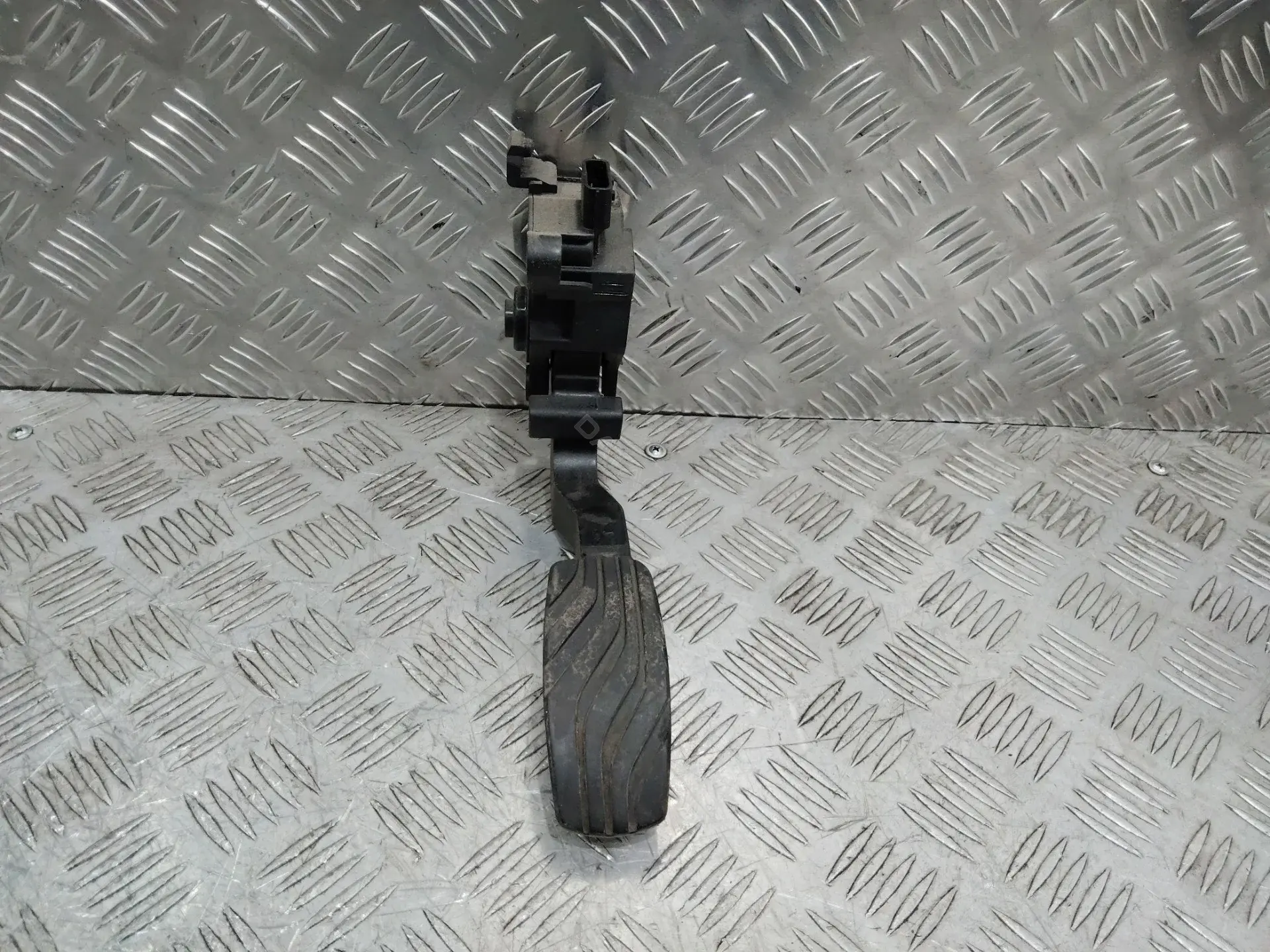 Педаль газа 180026830R