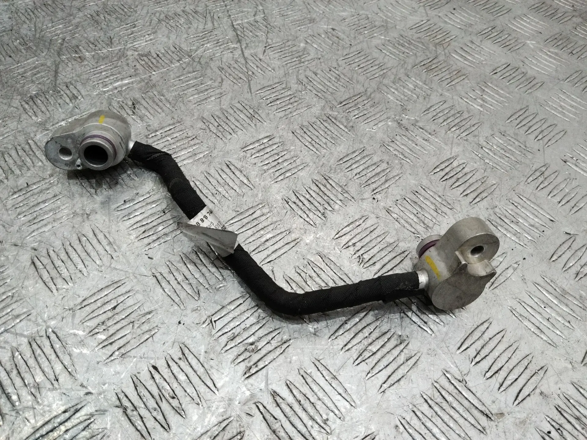 Трубка кондиционера 80B816744