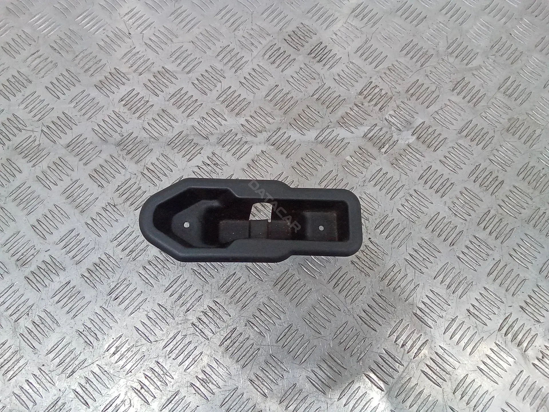 Пластик салона A1669242737