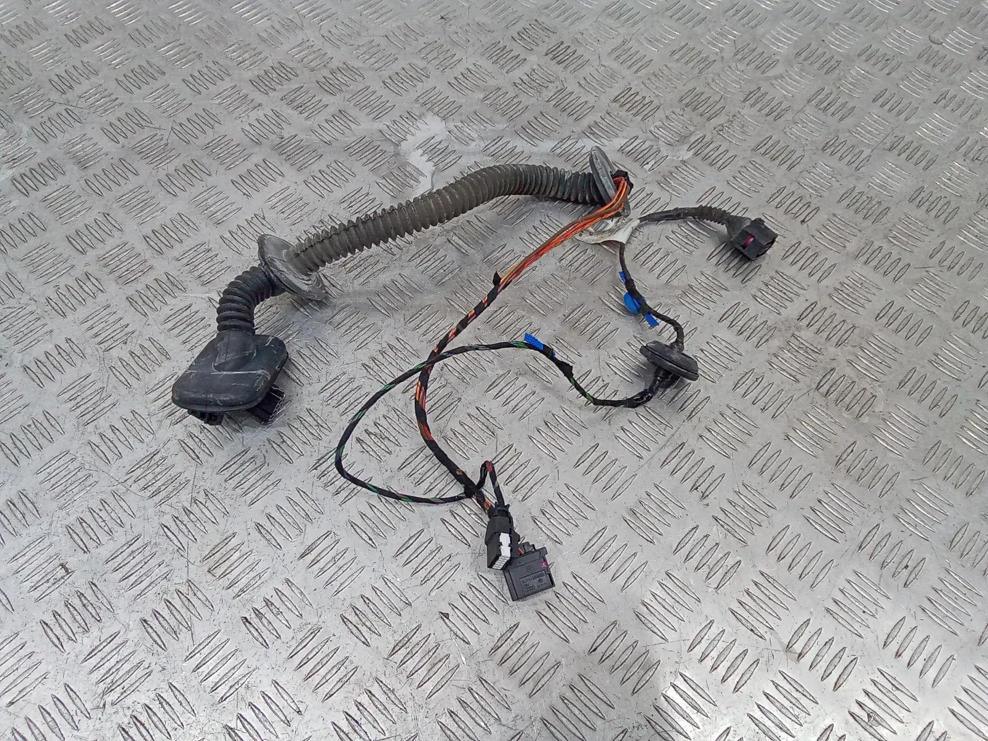 Проводка двери 7L6971694B