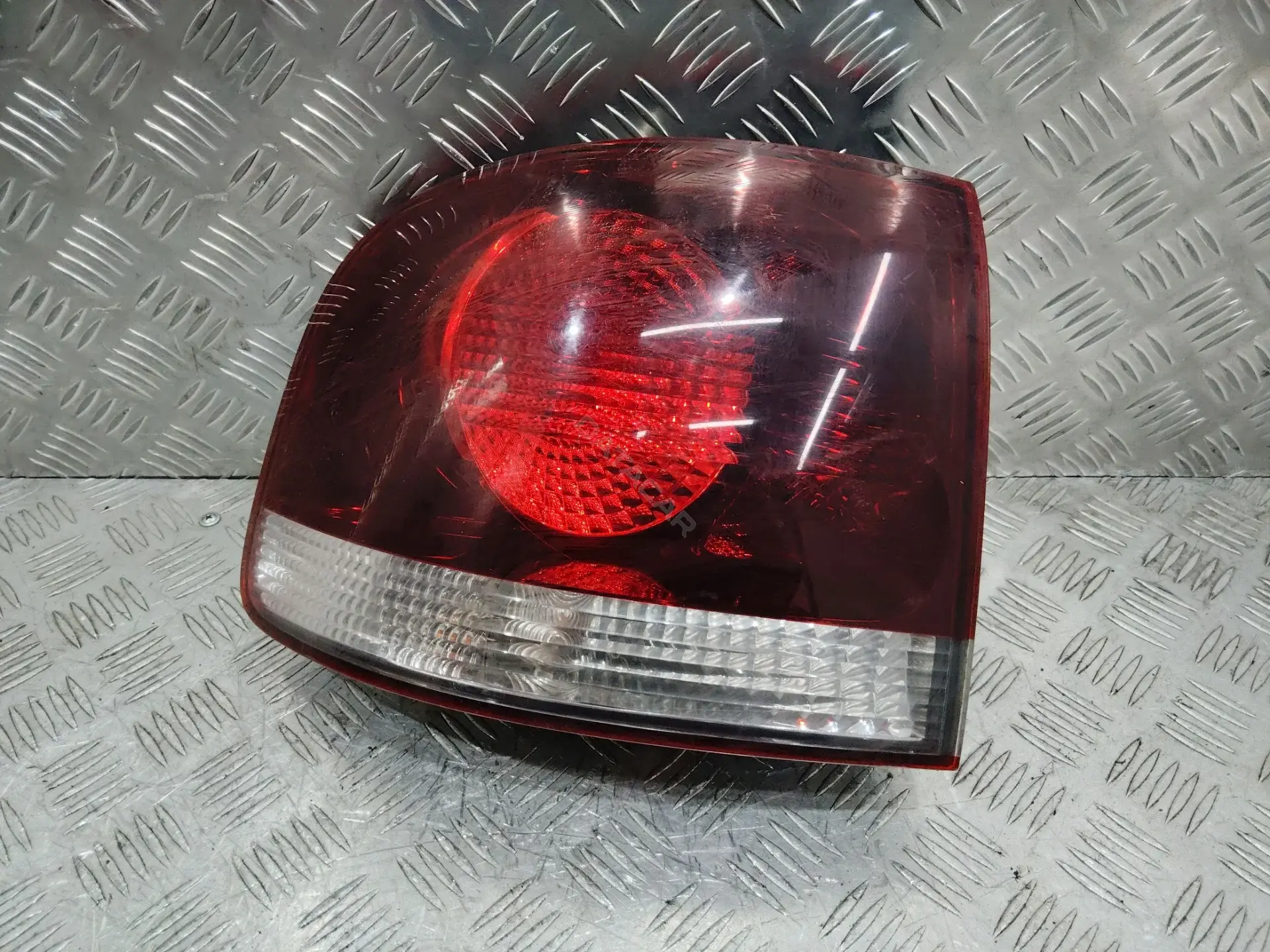 Задние фонари 7L6945095