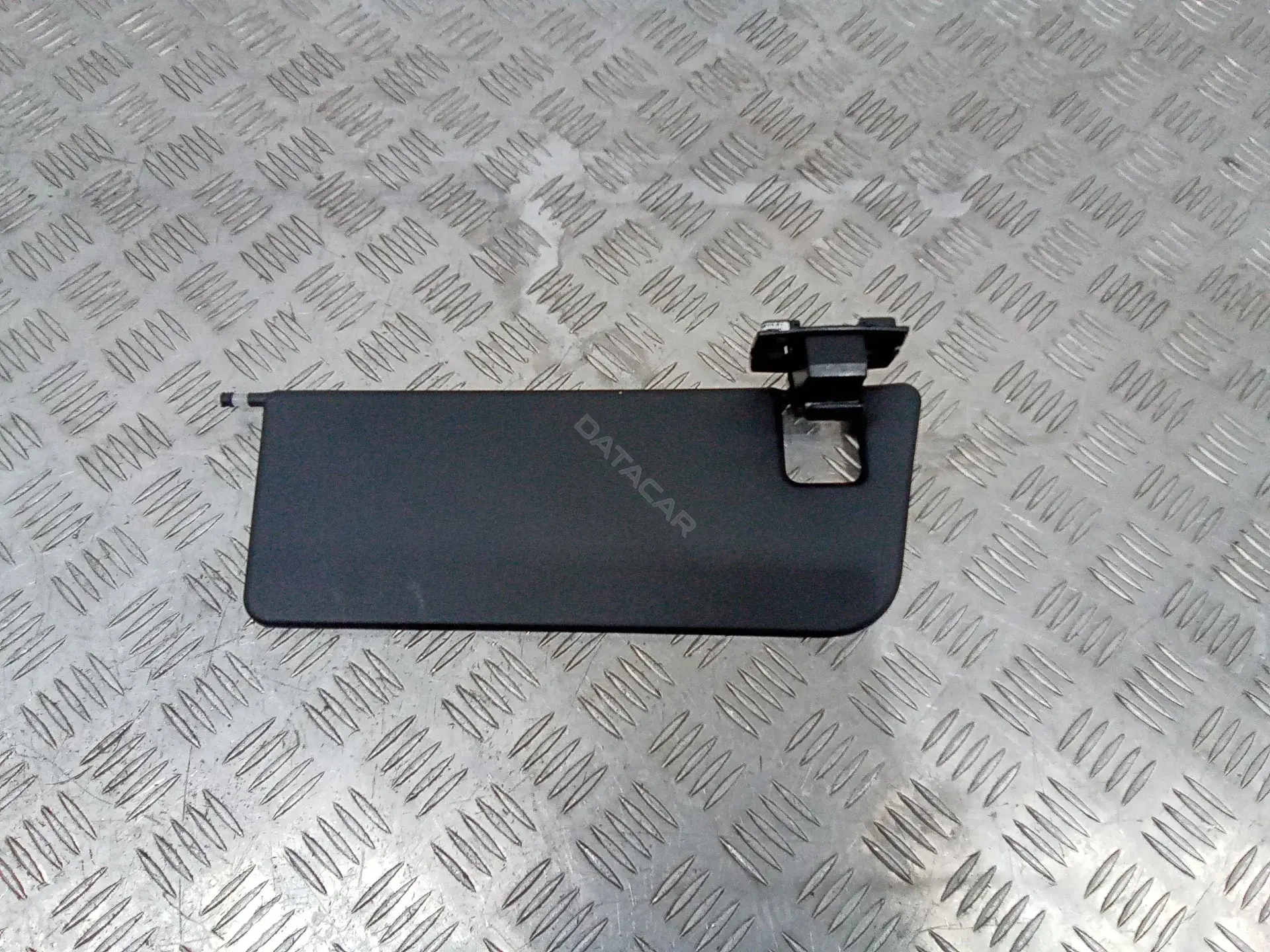 Козырек солнцезащитный A1668100710