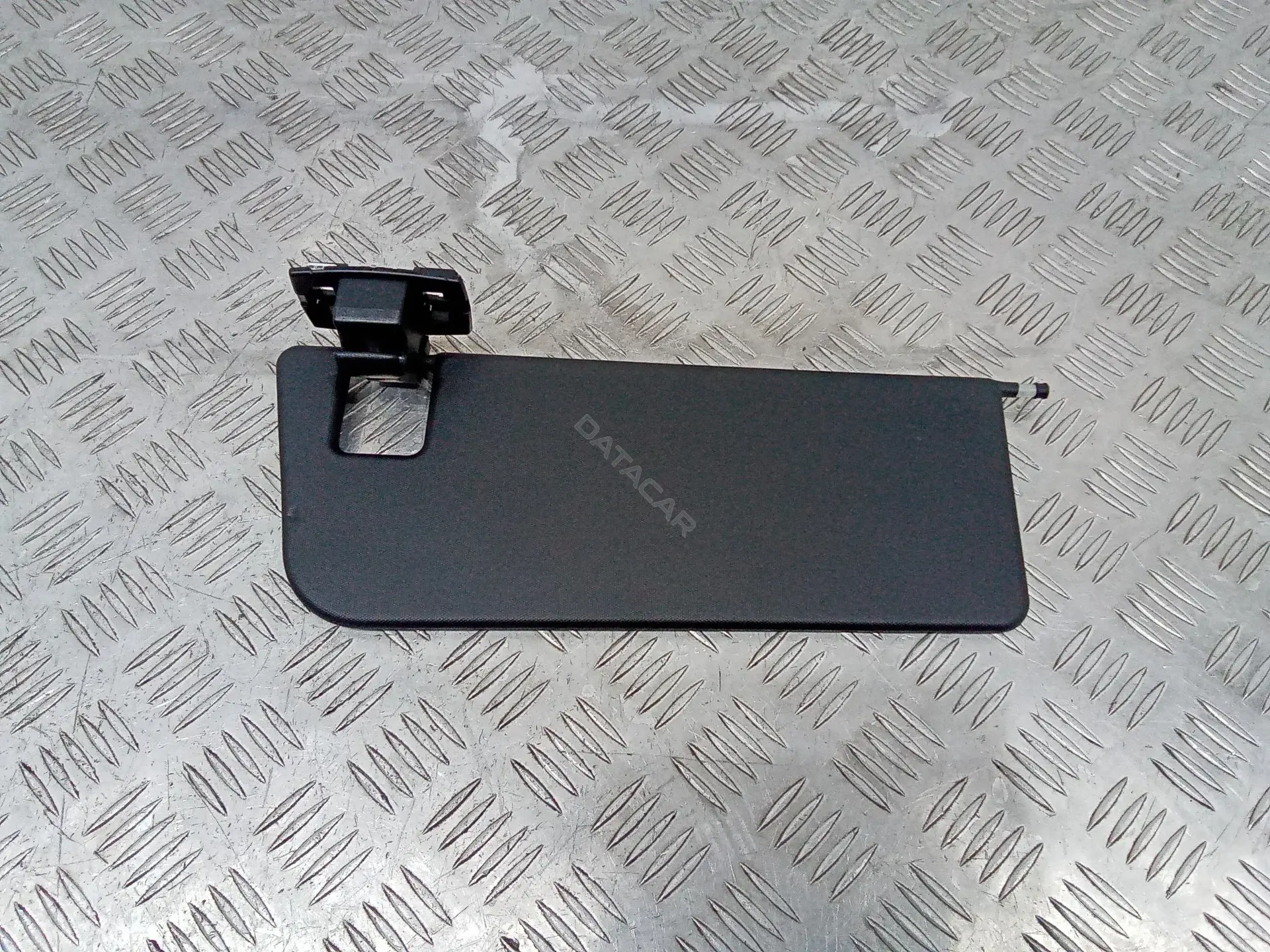 Козырек солнцезащитный A1668100810