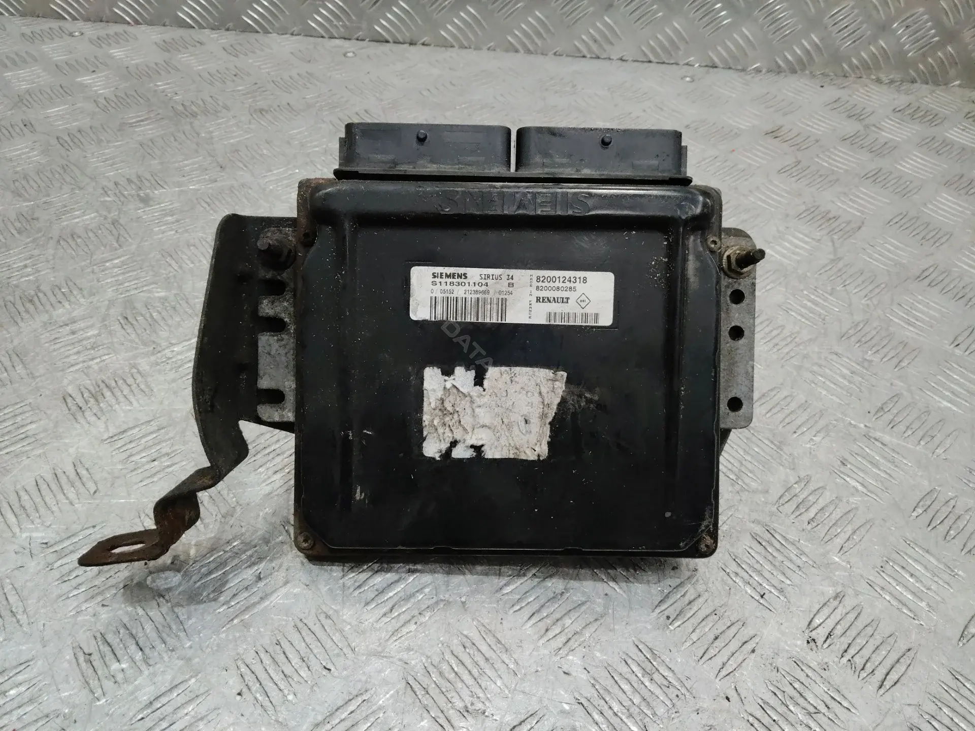 Блок управления двигателем 8200080285, 8200124318