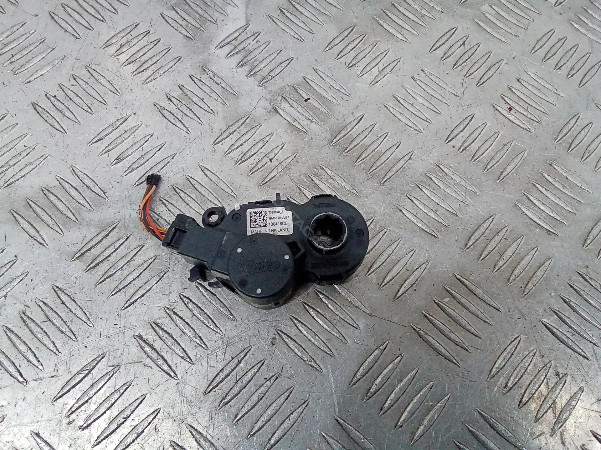 Мотор заслонки печки T32096BA